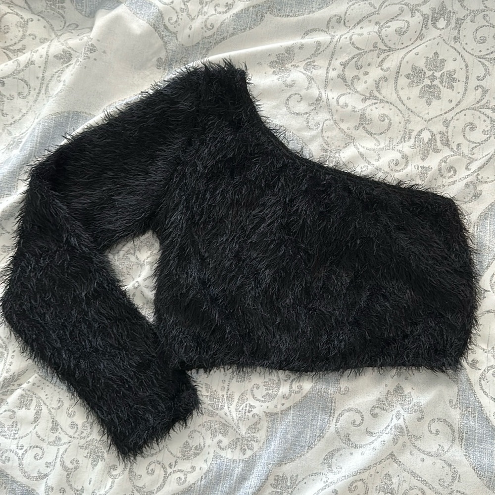 Fuzzy One Sleeve Crop Top